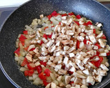 Foto del paso 3 de la receta: Coditos con salsa boloñesa