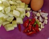 Foto langkah ke 1 dari resep Tumis Timun Telur.