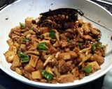 Foto langkah ke 4 dari resep Ayam kungpao ft tahu& jamur shimeji.