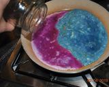 A picture of step 4 of Coloured Fried Eggs نیمرو کلمی.