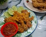 Foto langkah ke 10 dari resep Ayam Goreng Kremes.