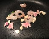 A picture of step 3 of Pork & Shrimps with Egg Rice Noodles.