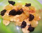 Foto del paso 2 de la receta: Desayuno saludable: banana, anana, ciruelas pasas, miel y canela