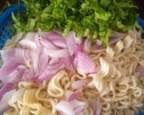 A picture of step 1 of Indomie me daddawa.