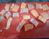 Foto del paso 1 de la receta: Crispy nuggets de salmón al horno