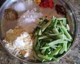 A picture of step 1 of कुरकुरीत तोंडली.