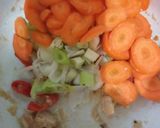 Foto langkah ke 2 dari resep Sop Sayur Bumbu Pala.