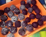 Foto langkah ke 4 dari resep Bola Bola ubi ungu Isi Coklat.