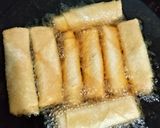Gambar langkah 3 resipi Popia Crab Sticks.