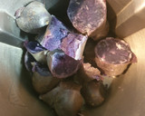 Foto del paso 2 de la receta: Vitelotte con gulillas al pimentón de La Vera