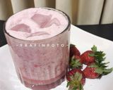 Foto langkah ke 5 dari resep Strawberry Milkshake.
