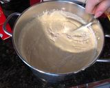 Foto del passaggio 2 della ricetta Torta morbida al cioccolato e amaretti