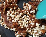 A picture of step 5 of Mix dryfriuts roll.