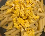 Foto langkah ke 5 dari resep Penne Egg Bolognese Pasta.