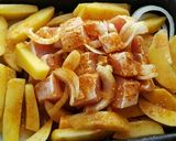 Hagymás sült karaj krumpli ágyon recept fázis 1 fotója