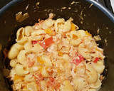 A picture of step 6 of Kicking creamy pasta mix.