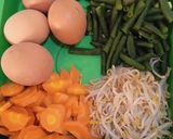 Foto langkah ke 1 dari resep Indonesian Salad with Peanut Sauce.