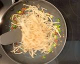 Foto langkah ke 5 dari resep Sautéed Beans Sprouts with Shrimps (Tumis Tauge dan Udang).