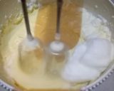 Foto langkah ke 5 dari resep Cake tape toping keju almond.