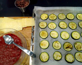Foto del paso 4 de la receta: Mini pizzas de calabacín