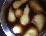 Foto del passaggio 3 della ricetta Pere cotte al vinsanto (con riduzione di vinsanto)