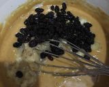Foto langkah ke 5 dari resep Banana kismis cake.