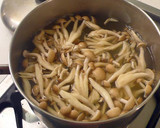 酸辣菇菇炒白菜 ◆華麗風高麗菜 9的食譜步驟2照片