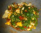 Foto langkah ke 5 dari resep Kangkung Telur Orak Arik.
