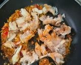 รูปขั้นตอนการทำที่ 2 ของ ผัดเผ็ดปลากระเบน