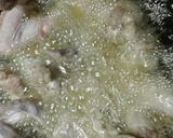รูปขั้นตอนการทำที่ 3 ของ ปีกไก่ทอดเกลือ