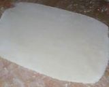 A picture of step 1 of Chocolate nuts puff.