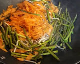 Foto del paso 1 de la receta: Fideos de arroz con costilla y verduras en salsa de soja