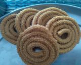A picture of step 3 of Chakli.