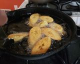 A picture of step 2 of Tostones.