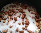 Foto del paso 2 de la receta: Almendras caramelizadas con sésamo