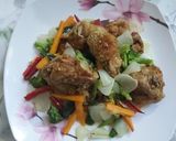Foto langkah ke 5 dari resep Ayam Goreng Sayur.