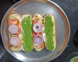 A picture of step 4 of Vegetable Subway Sandwich.
