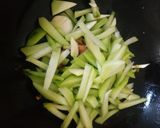Foto langkah ke 4 dari resep Tumis labu siam.