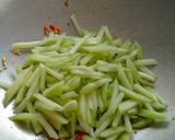 Foto langkah ke 3 dari resep Labu Siam Cah Telur Saus Tiram.