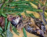 Foto langkah ke 2 dari resep Gulai ikan salai patin kacang panjang sedap.