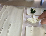 Foto del paso 4 de la receta: Saquitos de hojaldre con acelgas y queso azul