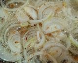 Foto langkah ke 2 dari resep Mie Tuna Saus Pedas.