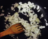 Foto del paso 1 de la receta: Empanadas de carne cortada a cuchillo
