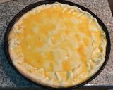 Foto del paso 6 de la receta: Torta de zapallitos rápida (con masa comprada) 🥧🥕🫑🧅