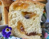 Foto del paso 7 de la receta: Pan casero relleno con pasas de uva y dulce de batata🧉