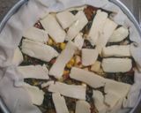 Foto del paso 5 de la receta: Tarta primavera 🥚🌽🧅🥕🍅🧀🥦🧄