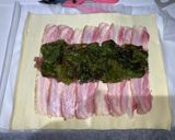Foto del paso 4 de la receta: Solomillo de cerdo con hojaldre, pimientos del padrón y cebolla caramelizada al vino tinto