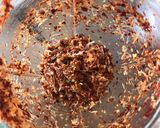 A picture of step 3 of Vada Pav Shukhi Lal Chutney or Dry Red Chutney.