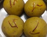 A picture of step 5 of Besan ladoo.