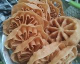Foto langkah ke 4 dari resep Kembang goyang gurih renyah anti berminyak.